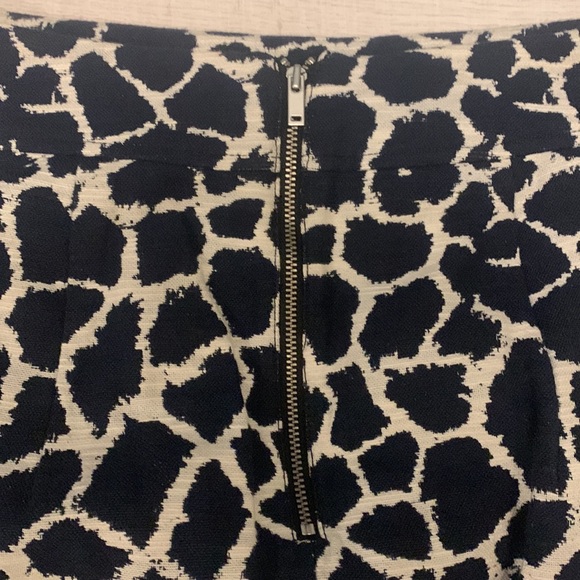 Navy and white leopard print pencil skirt - Picture 3 of 4